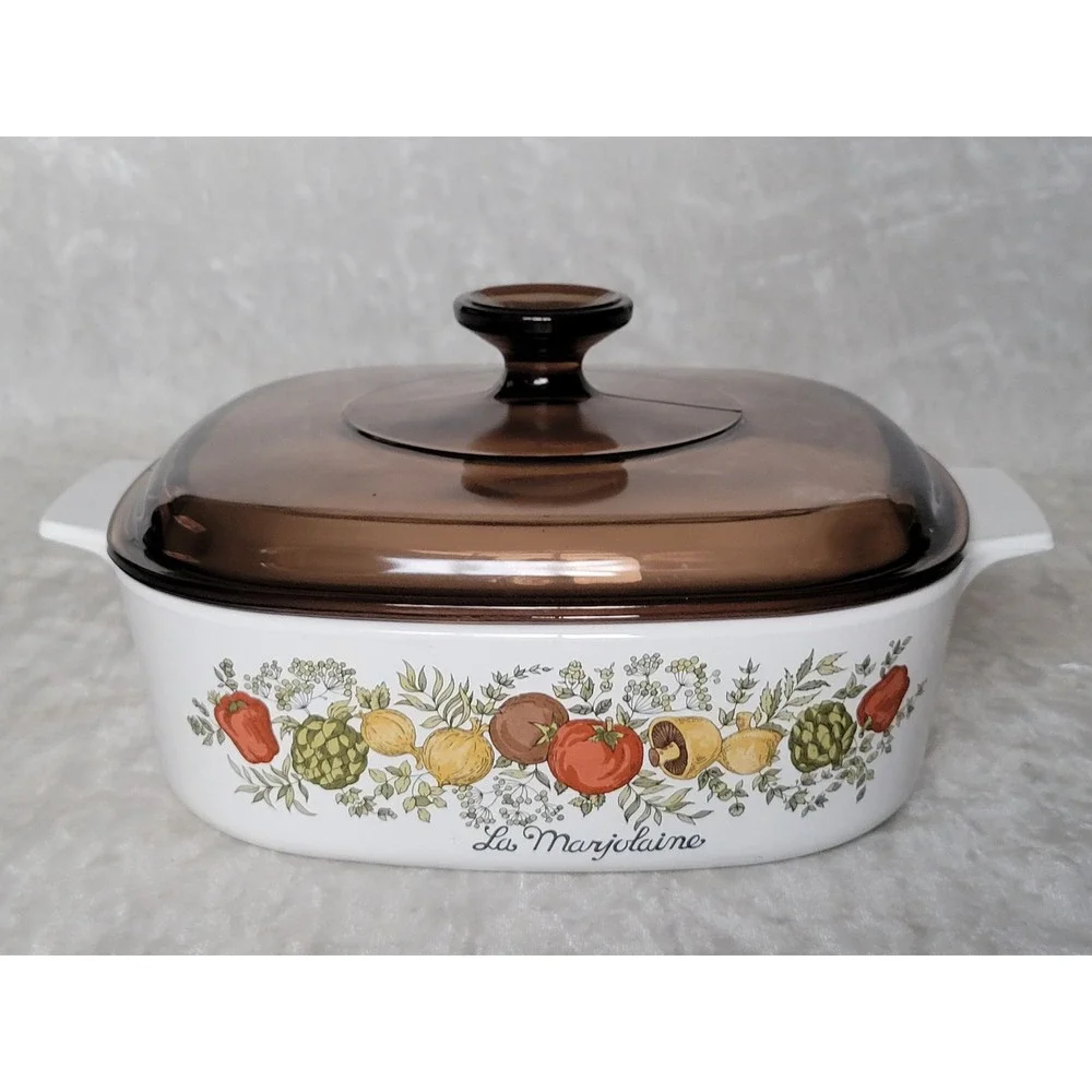 Corning Ware La Marjolaine 2 Quart Casserole Dish A-2-B with Pyrex Amber Lid